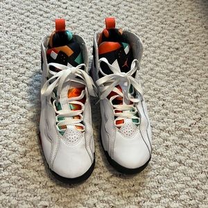 Jordans size 5.5 Youth and size 7 Womens